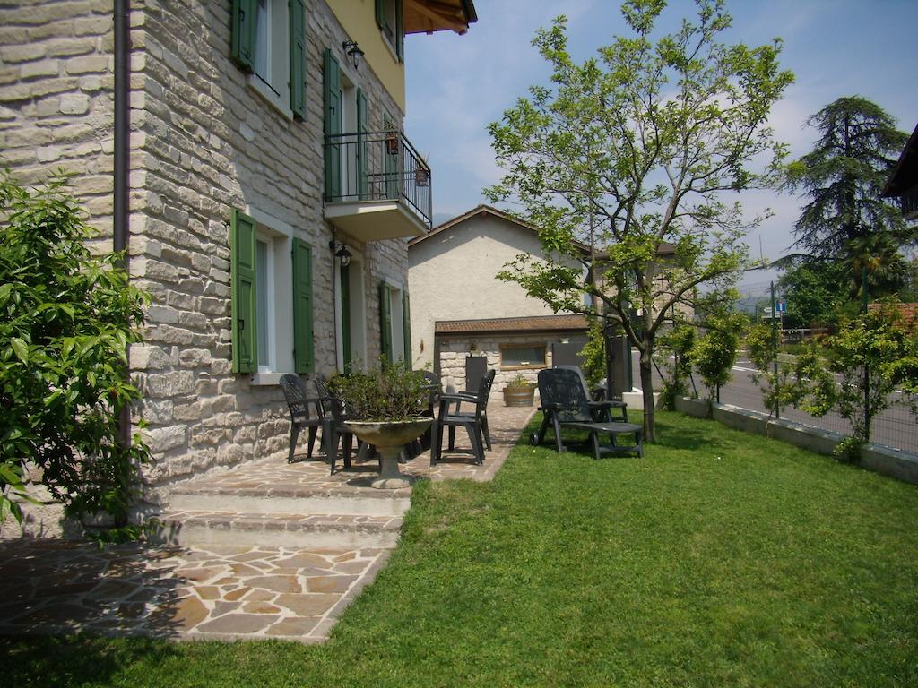 Casavarone Riva del Garda Room photo